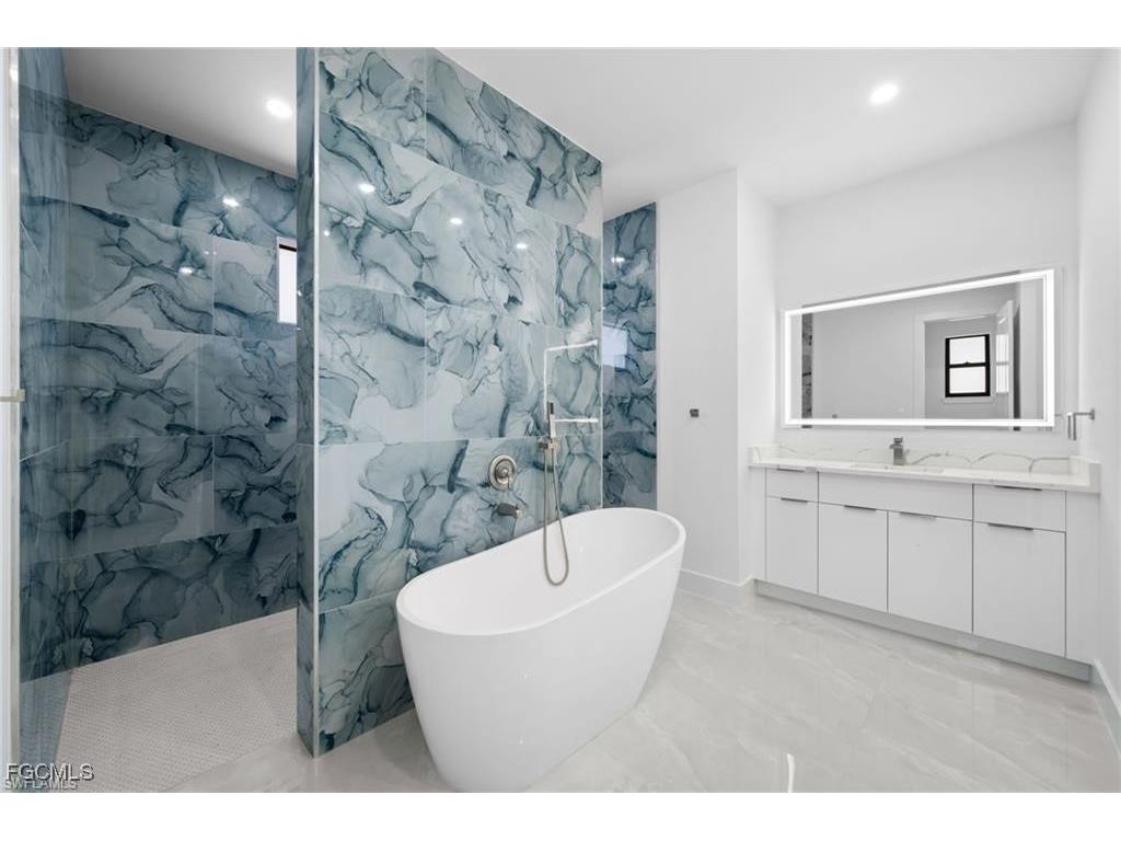 2013 SW 37th Terrace Cape Coral FL 33914 2025024377 image4