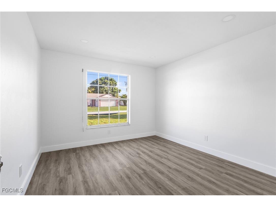 2014 SE 12th Terrace Cape Coral FL 33990 2025014338 image13