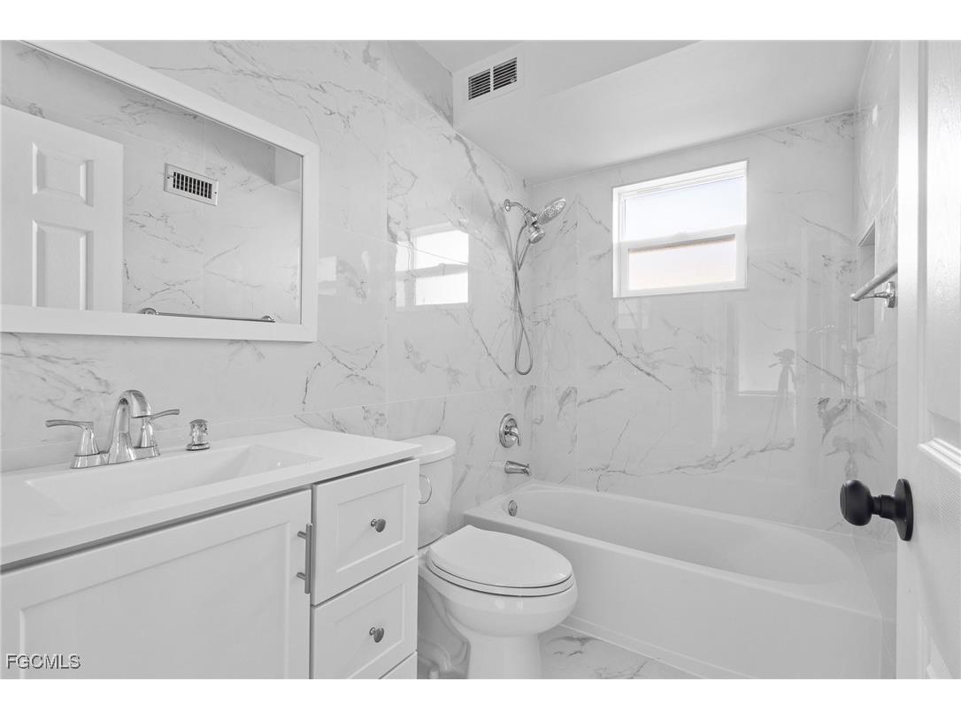 2014 SE 12th Terrace Cape Coral FL 33990 2025014338 image15