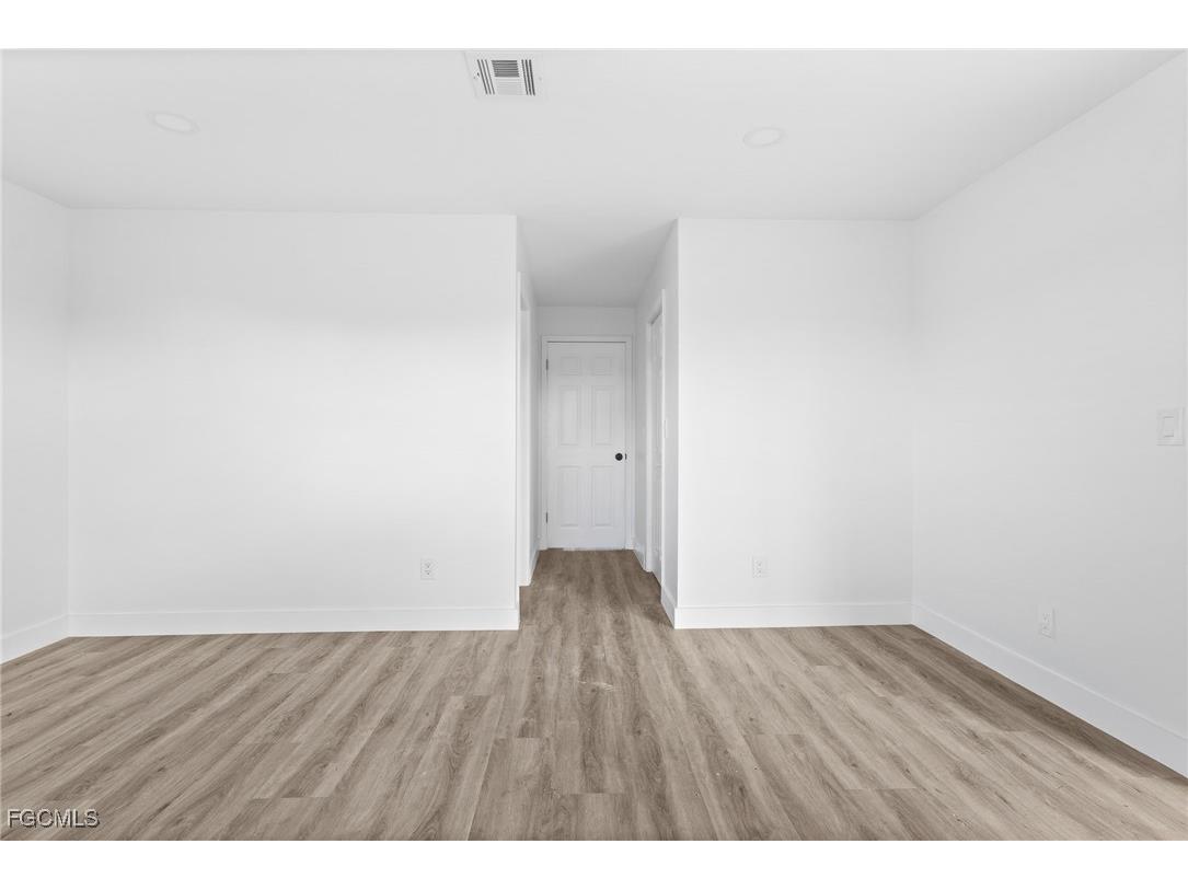 2014 SE 12th Terrace Cape Coral FL 33990 2025014338 image20