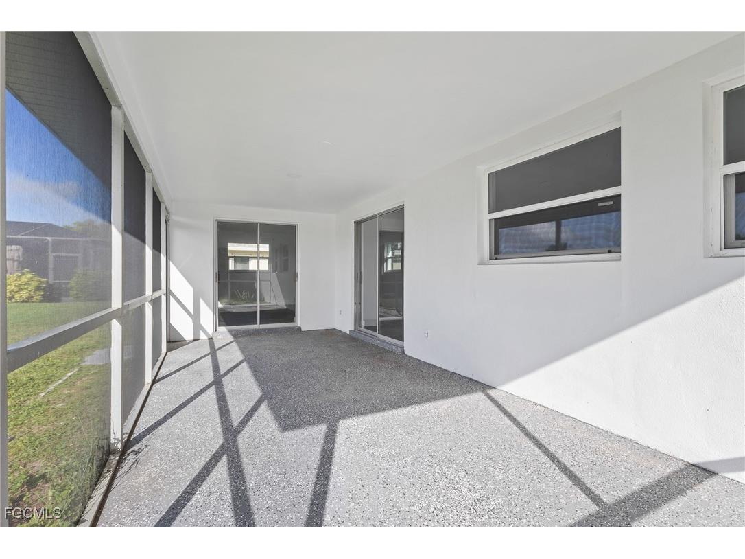 2014 SE 12th Terrace Cape Coral FL 33990 2025014338 image23