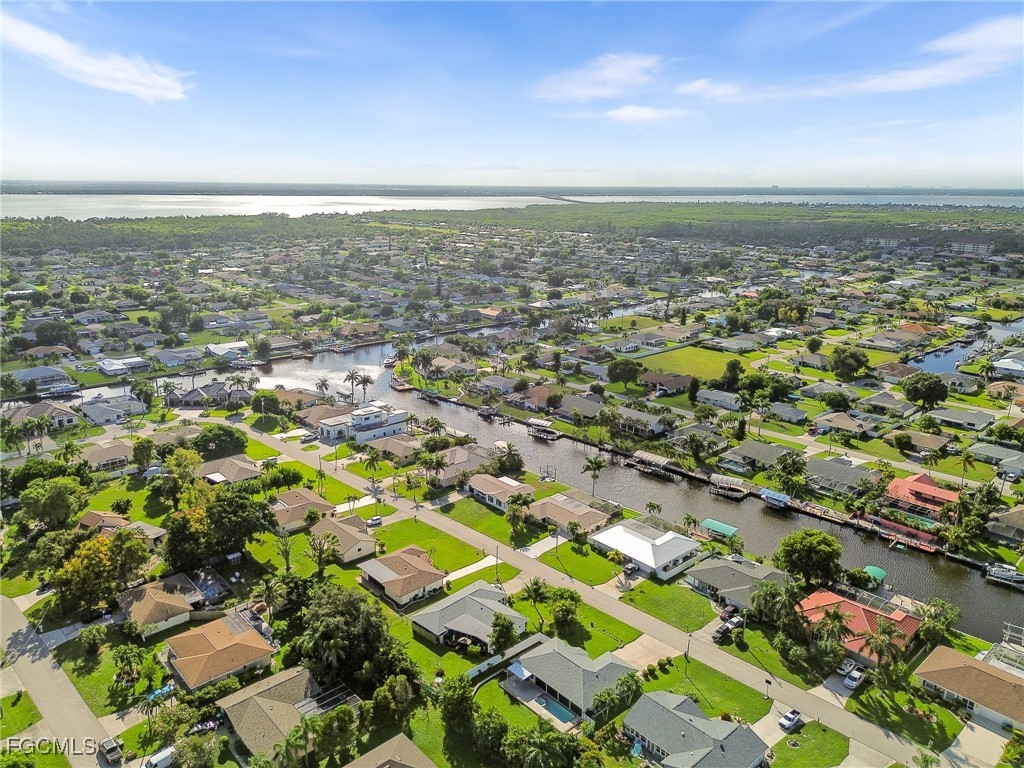 2014 SE 12th Terrace Cape Coral FL 33990 2025014338 image33