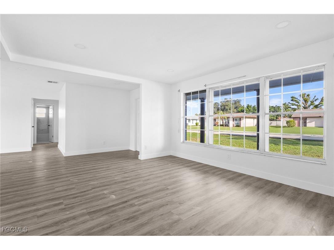 2014 SE 12th Terrace Cape Coral FL 33990 2025014338 image6