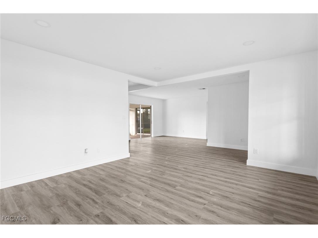 2014 SE 12th Terrace Cape Coral FL 33990 2025014338 image7