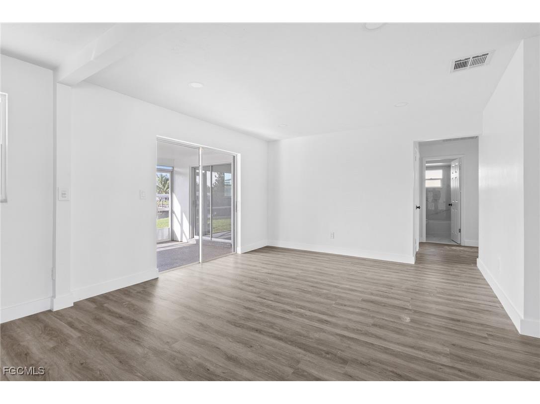 2014 SE 12th Terrace Cape Coral FL 33990 2025014338 image8