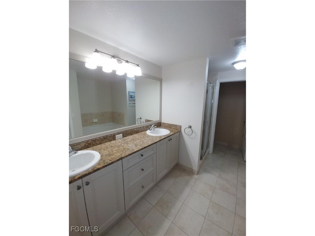 20140 Estero Gardens Circle #204 Estero FL 33928 2025018621 image7