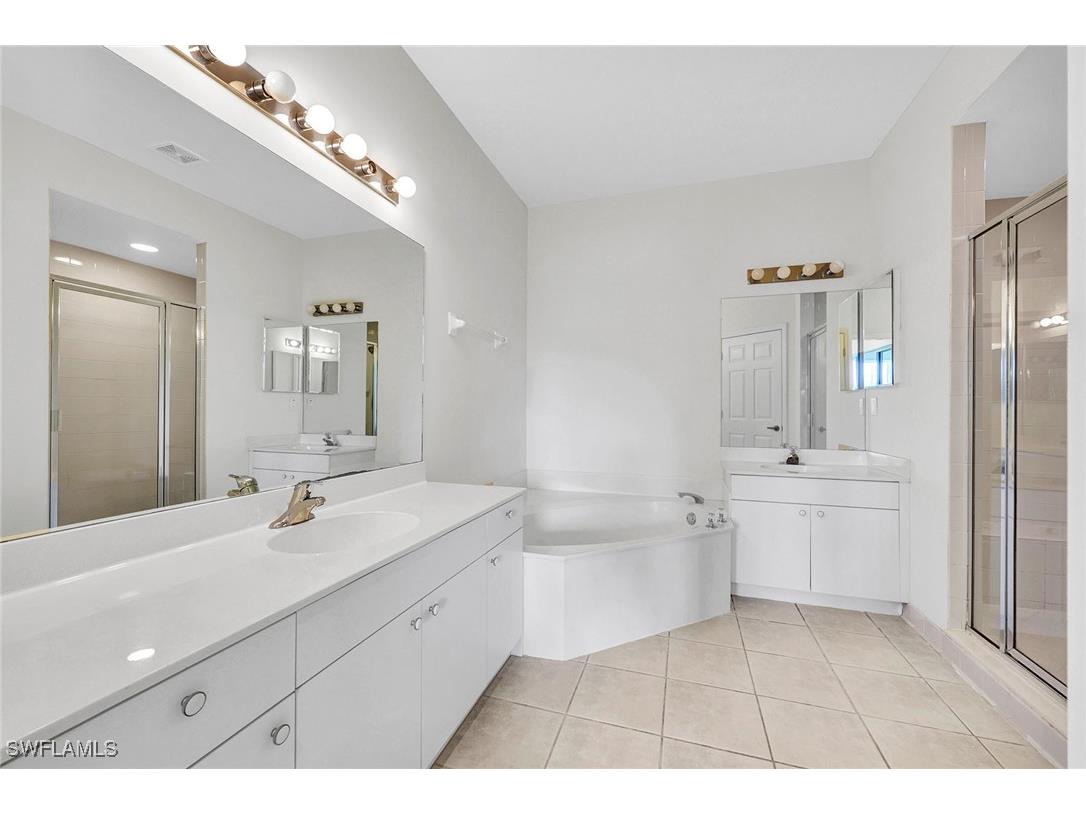 2015 Crestview Way #17B Naples FL 34119 225073604 image15