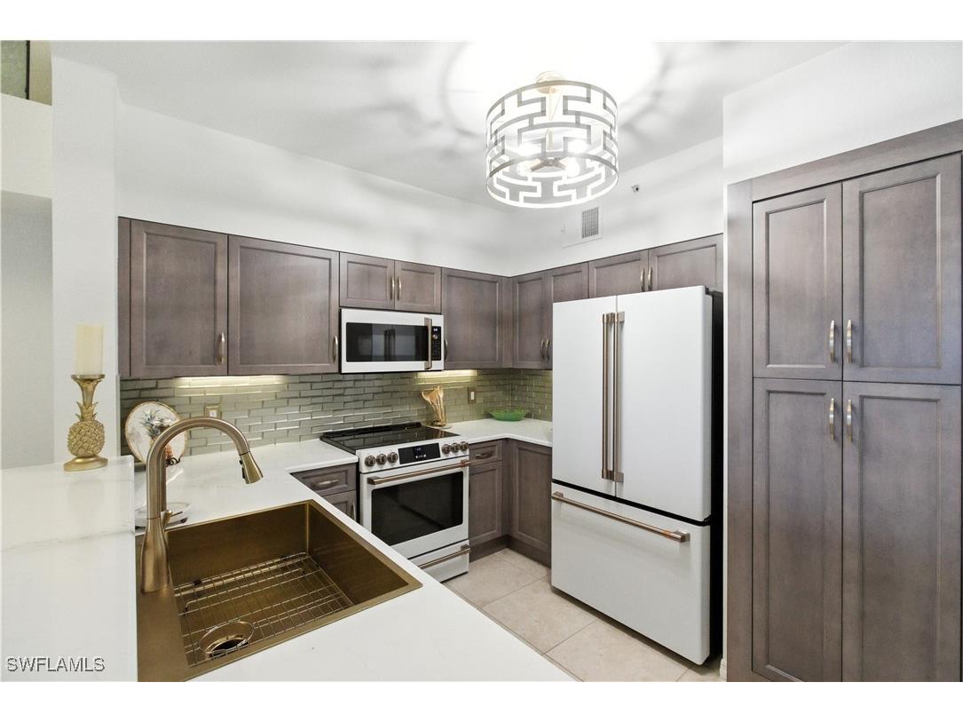 20150 Estero Gardens Circle #203 Estero FL 33928 225069244 image1