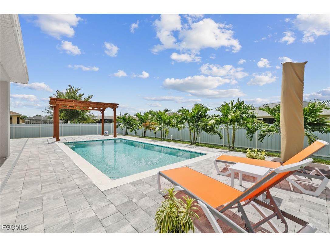 2016 NW 1st Avenue Cape Coral FL 33993 2025011194 image1