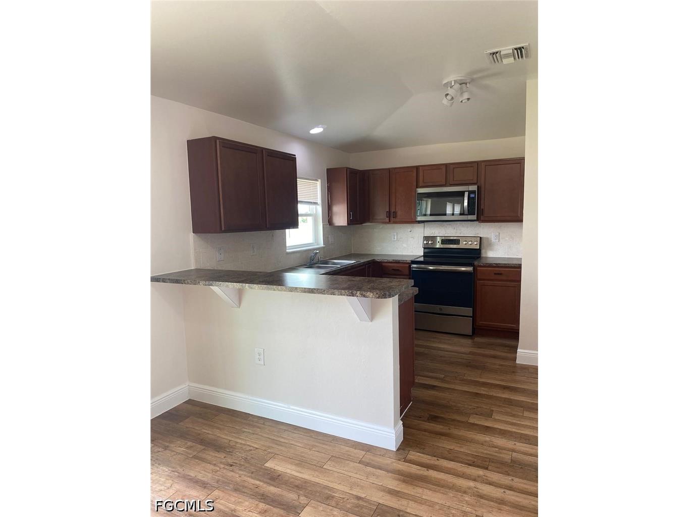 2017 NW 1st Avenue Cape Coral FL 33993 2026024827 image7
