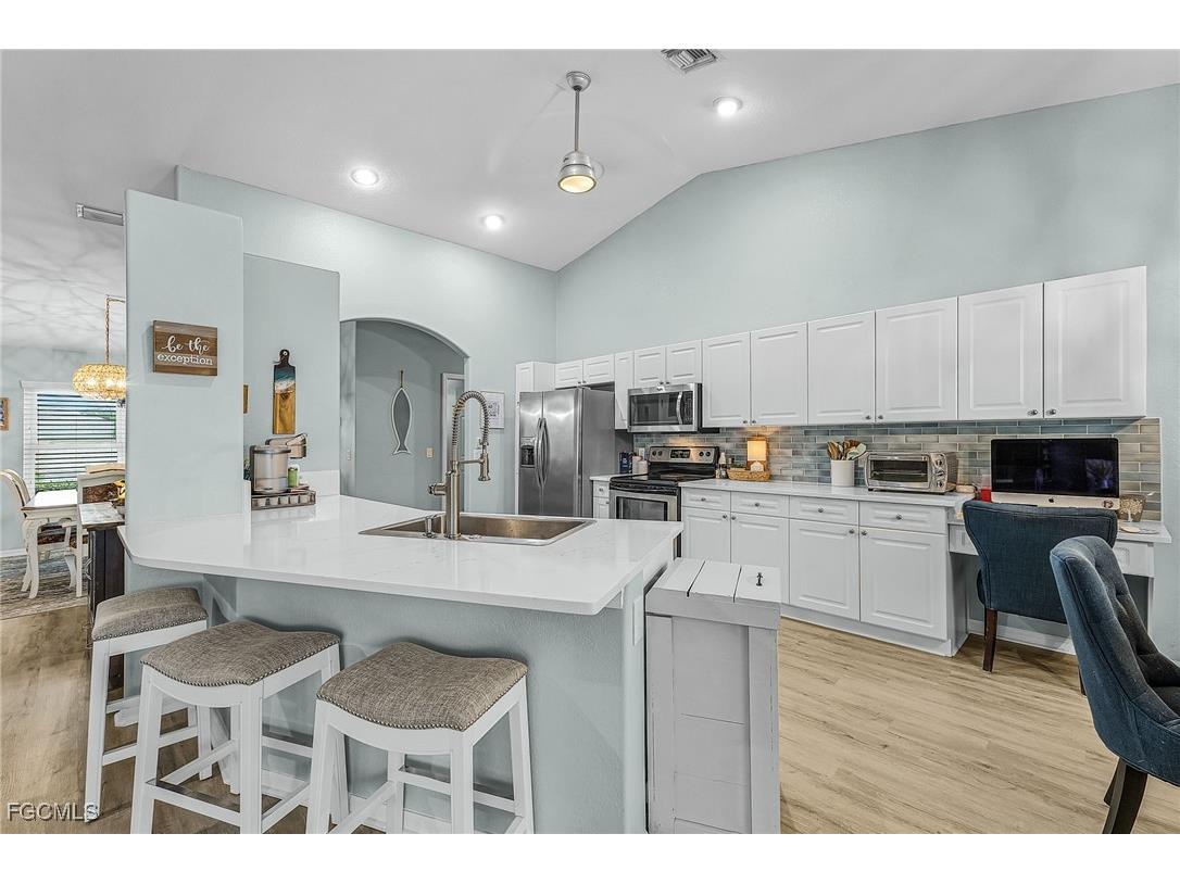 2017 SW 30th Street Cape Coral FL 33914 2026002110 image10