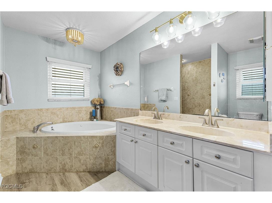 2017 SW 30th Street Cape Coral FL 33914 2026002110 image18