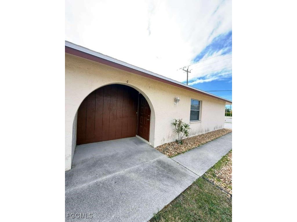 2017 Santa Barbara Boulevard Cape Coral FL 33991 2025025153 image1