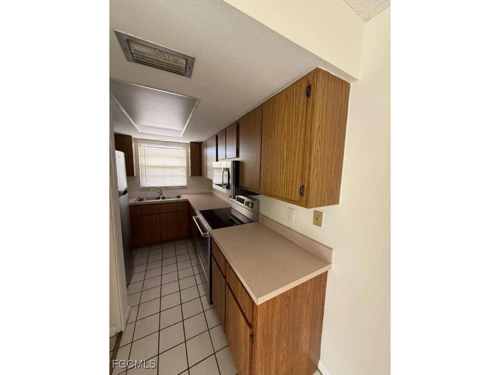 2017 Santa Barbara Boulevard Cape Coral FL 33991 2025025153 image3