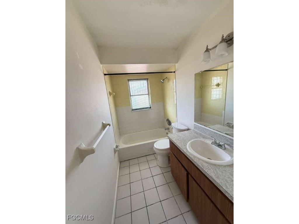 2017 Santa Barbara Boulevard Cape Coral FL 33991 2025025153 image8