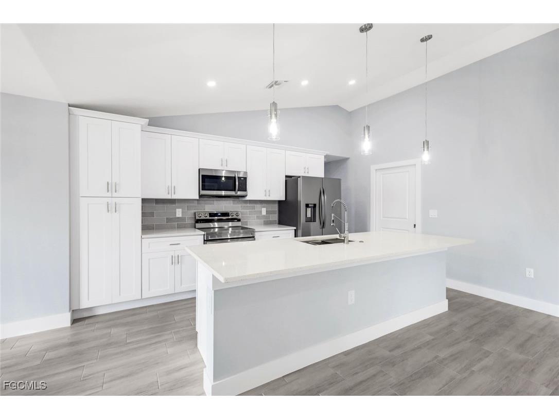 2018 NE 33rd Lane Cape Coral FL 33909 2025005887 image11