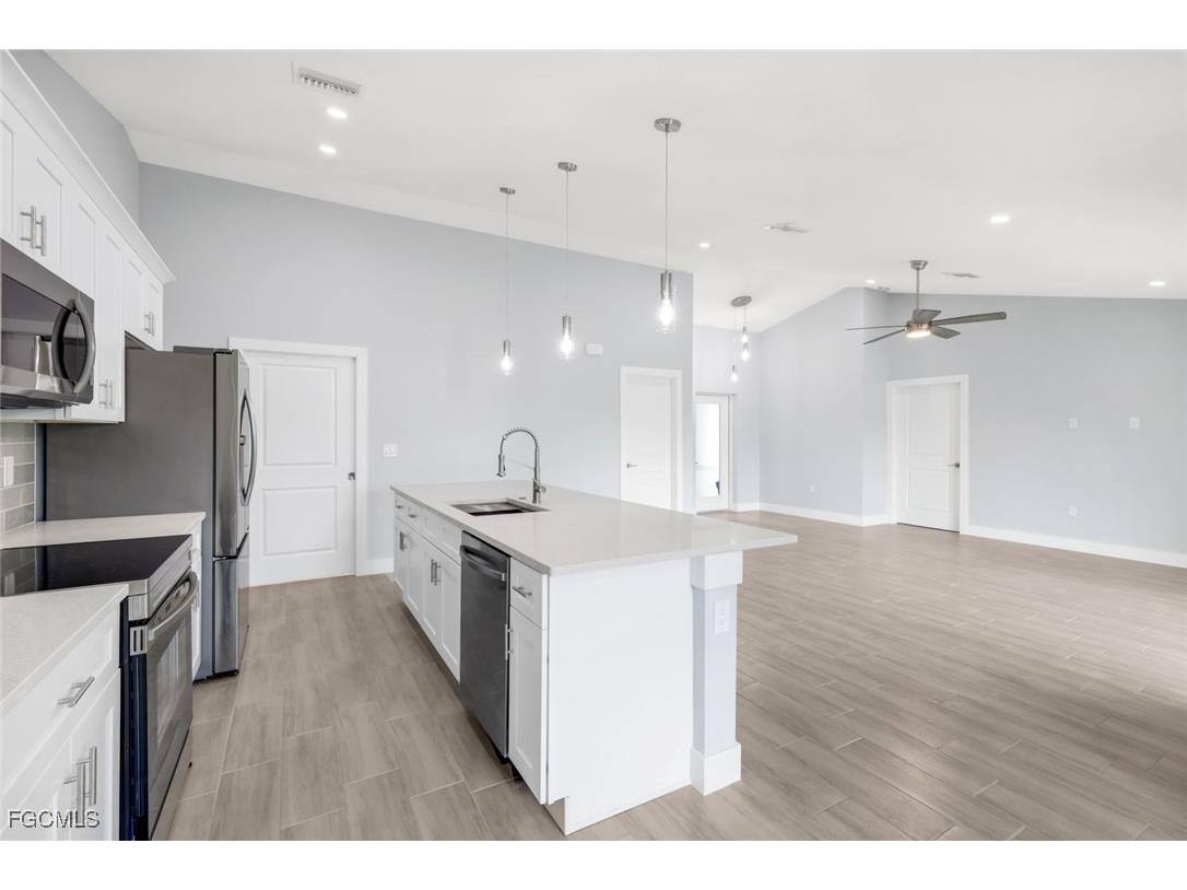 2018 NE 33rd Lane Cape Coral FL 33909 2025005887 image12