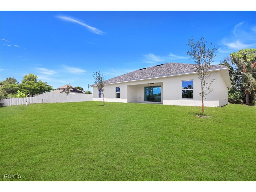 2018 NE 33rd Lane Cape Coral FL 33909 2025005887 image7