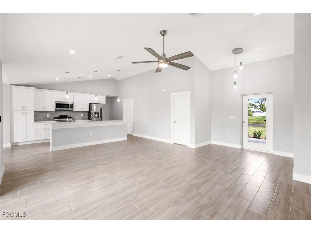 2018 NE 33rd Lane Cape Coral FL 33909 2025005887 image8