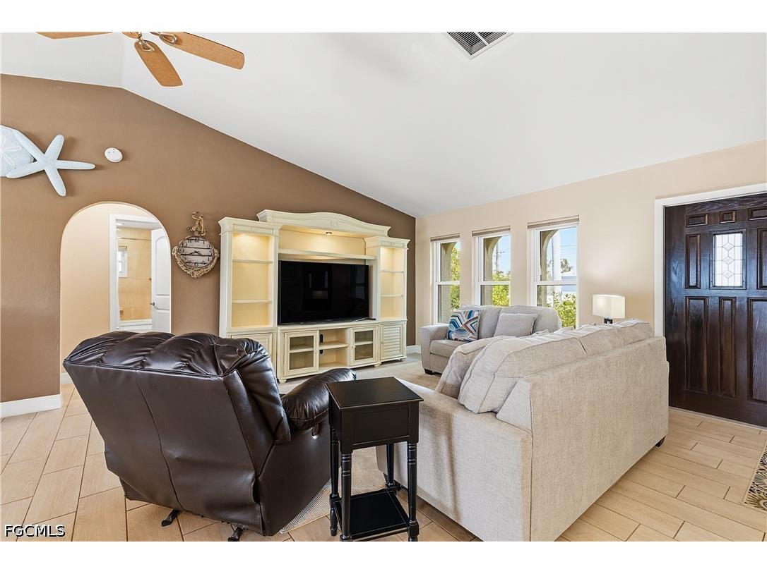 2018 SE 29th Street Cape Coral FL 33904 2026017831 image19