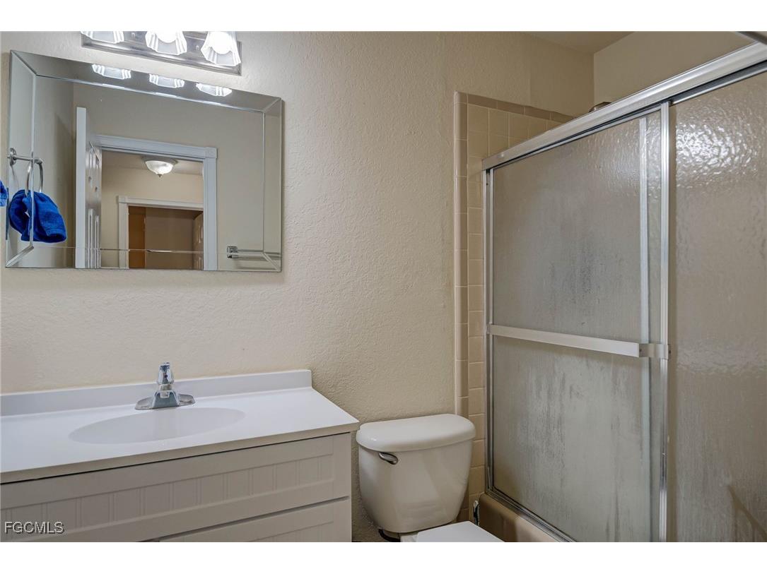 2019 Clarke Avenue Fort Myers FL 33905 2025014575 image12