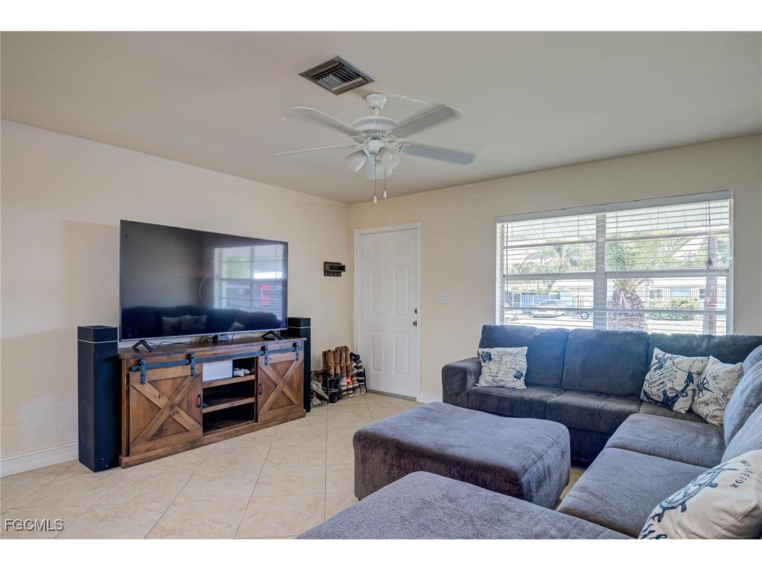2019 Clarke Avenue Fort Myers FL 33905 2025014575 image3