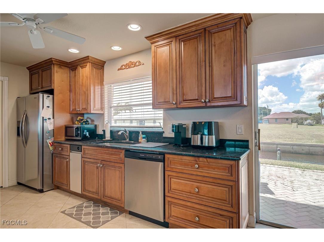 2019 Clarke Avenue Fort Myers FL 33905 2025014575 image9