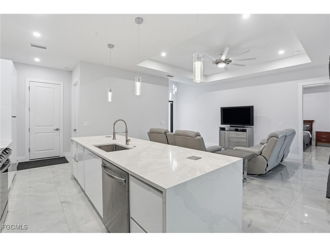 2019 NE 34th Terrace Cape Coral FL 33909 2025020116 image15