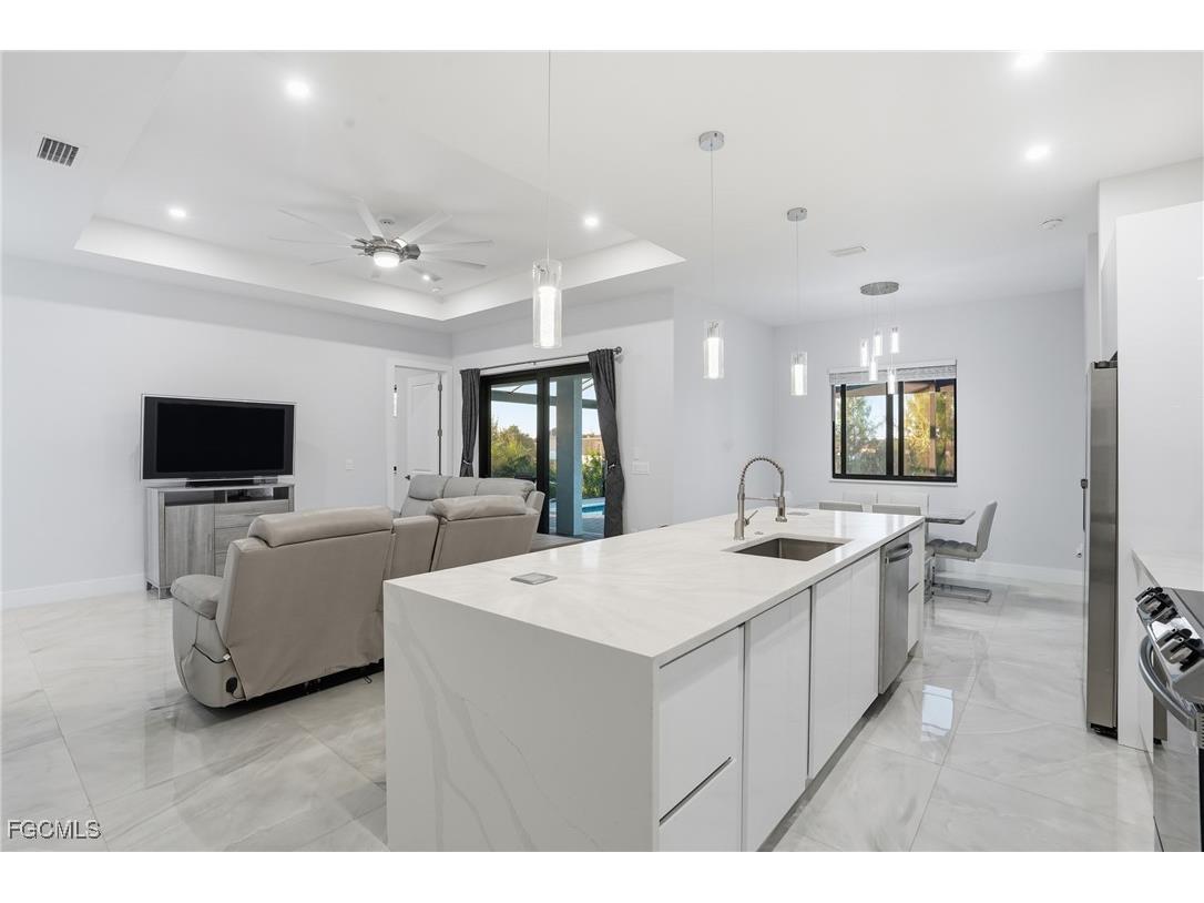 2019 NE 34th Terrace Cape Coral FL 33909 2025020116 image17