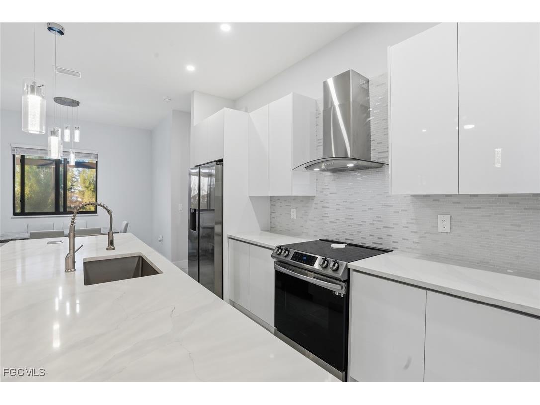 2019 NE 34th Terrace Cape Coral FL 33909 2025020116 image18