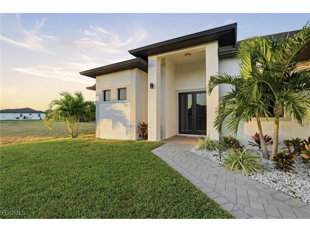2019 NE 34th Terrace Cape Coral FL 33909 2025020116 image4