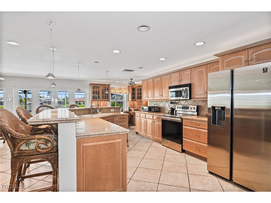 2019 SE 28th Terrace Cape Coral FL 33904 2025014395 image7