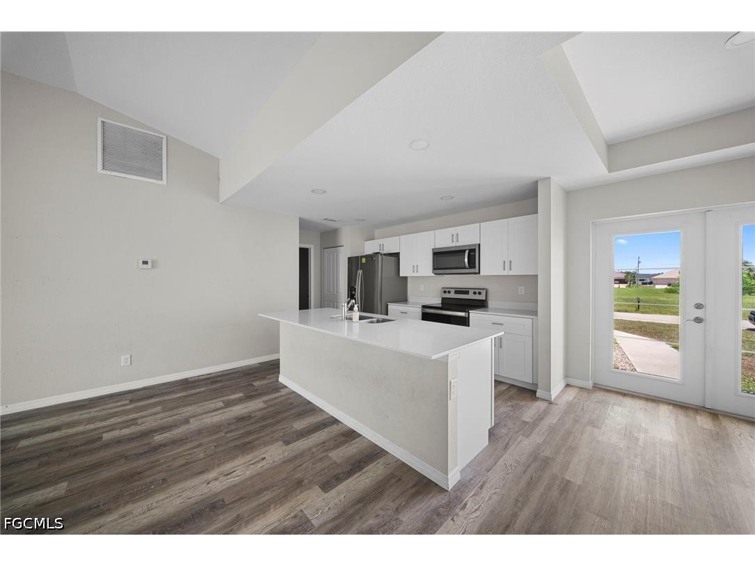 202 NW 25th Place Cape Coral FL 33993 2026021261 image8