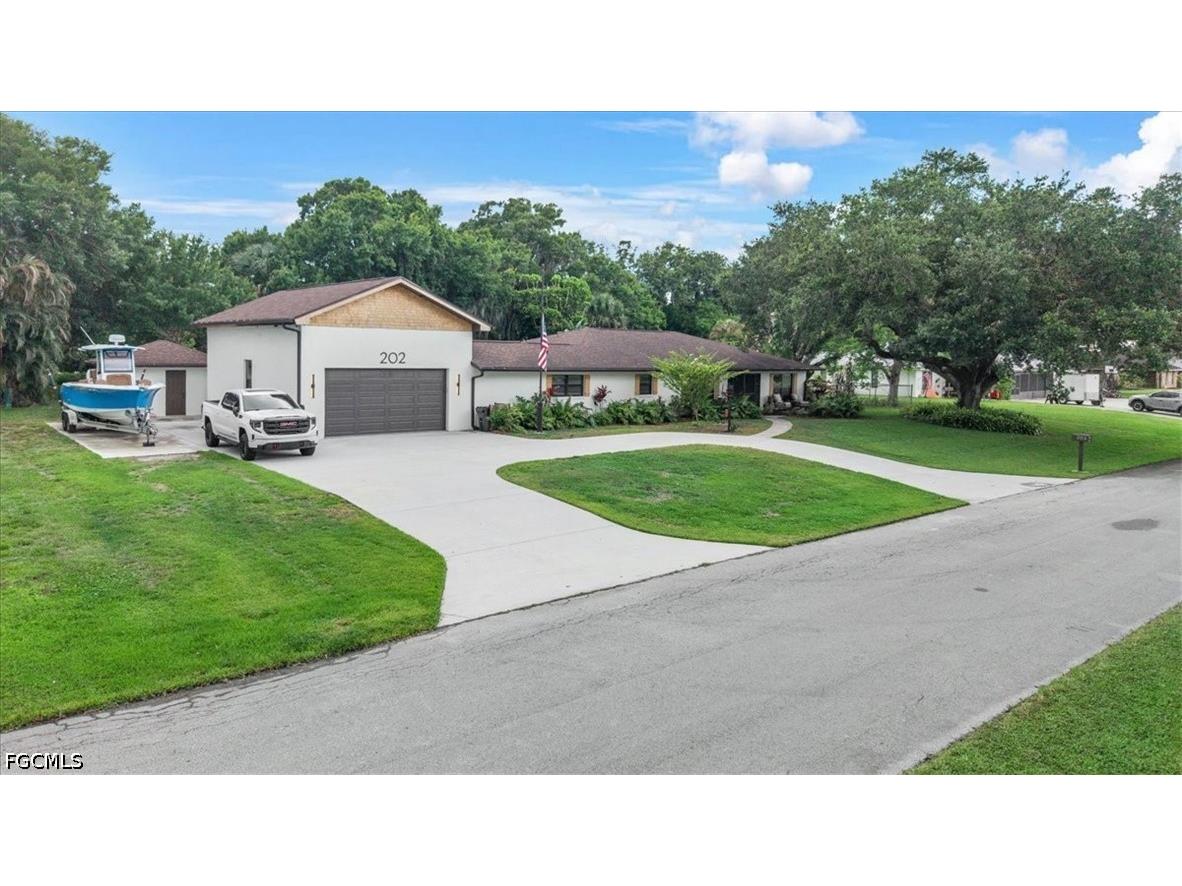 202 Ridgewood Avenue Clewiston FL 33440 2026020965 image1