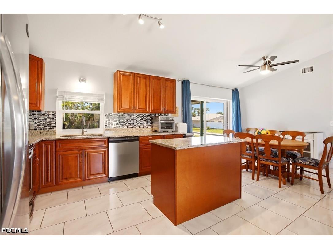 202 SE 10th Terrace Cape Coral FL 33990 2026019959 image11
