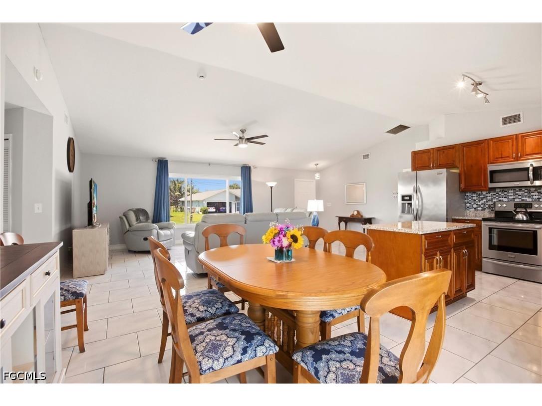 202 SE 10th Terrace Cape Coral FL 33990 2026019959 image15