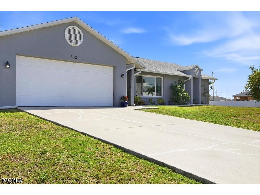 202 SE 10th Terrace Cape Coral FL 33990 2026019959 image2