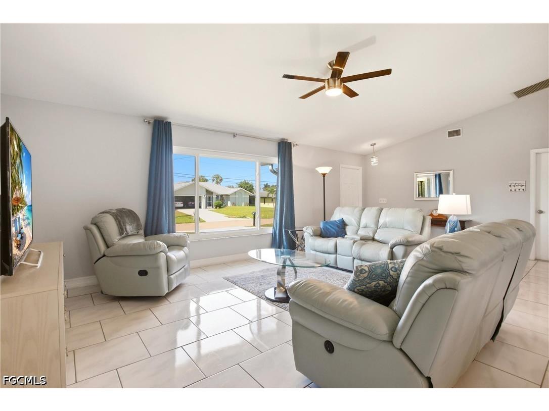 202 SE 10th Terrace Cape Coral FL 33990 2026019959 image5