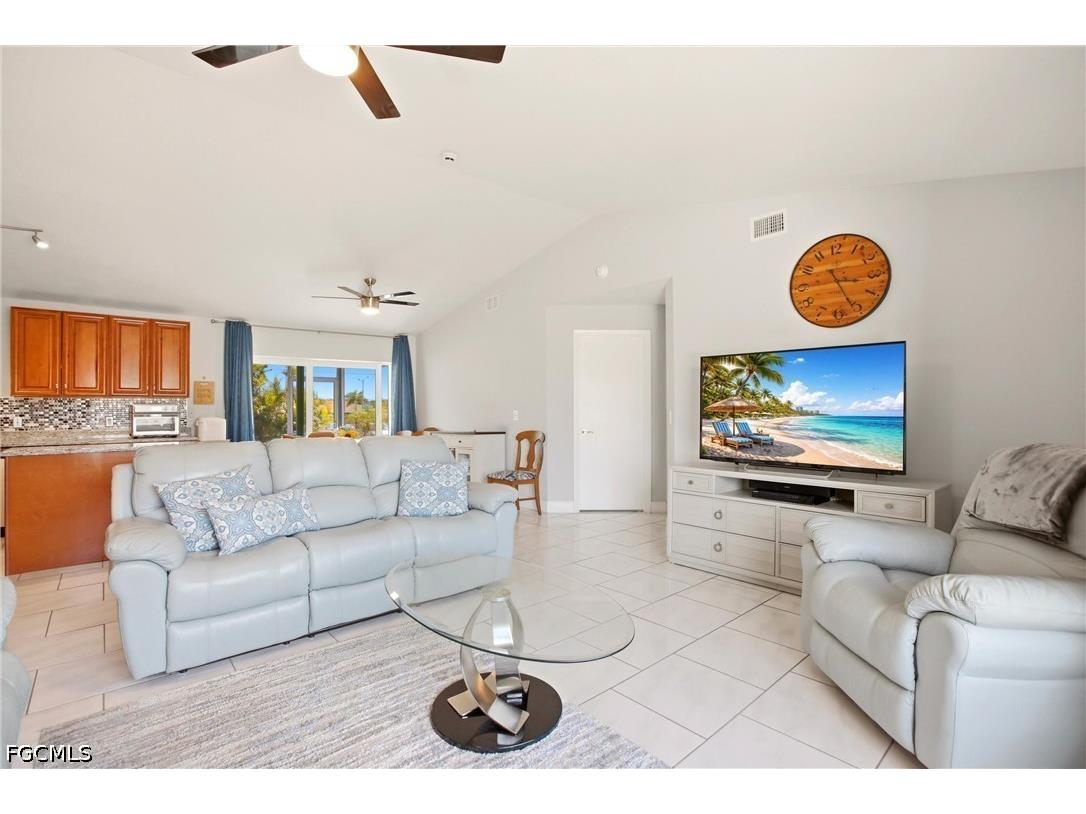 202 SE 10th Terrace Cape Coral FL 33990 2026019959 image7