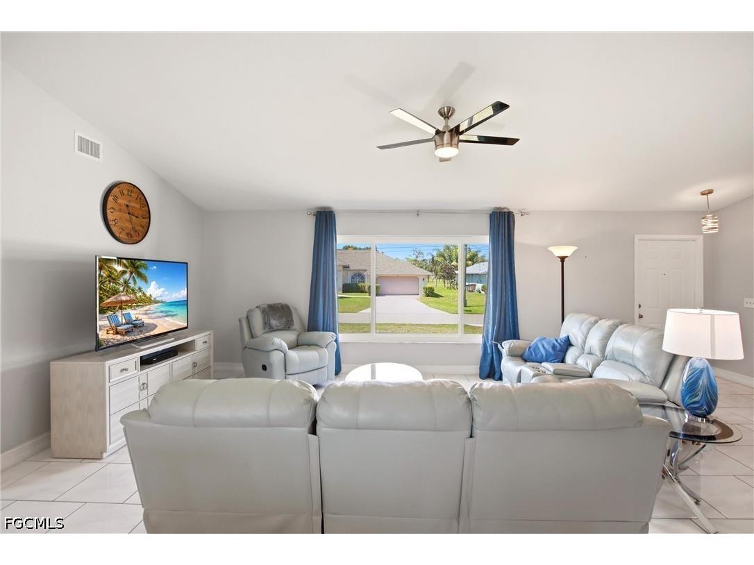 202 SE 10th Terrace Cape Coral FL 33990 2026019959 image8