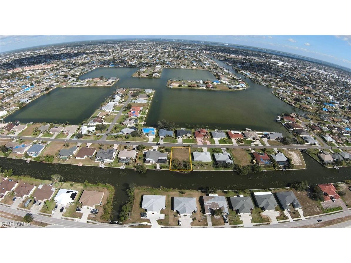 202 SE 8th Place Cape Coral FL 33990 223072987 image1