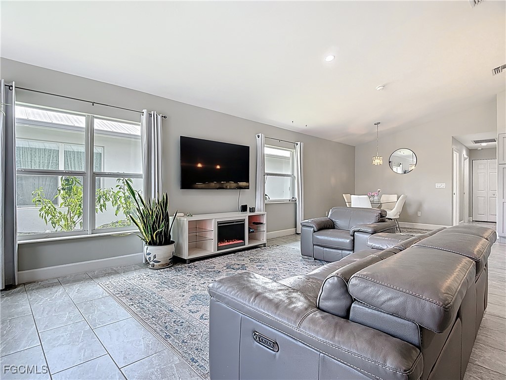 202 Village Circle #20 Labelle FL 33935 2025003918 image5