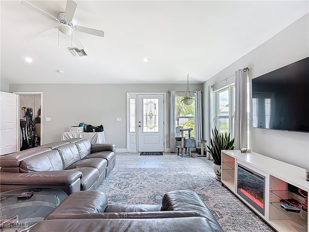 202 Village Circle #20 Labelle FL 33935 2025003918 image8