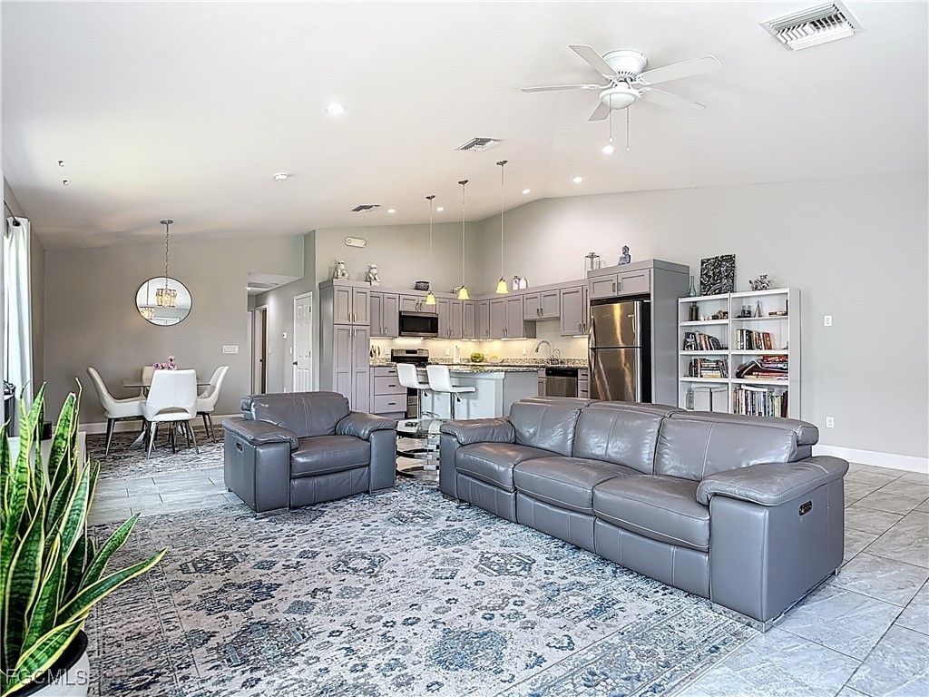 202 Village Circle #20 Labelle FL 33935 2025003918 image9