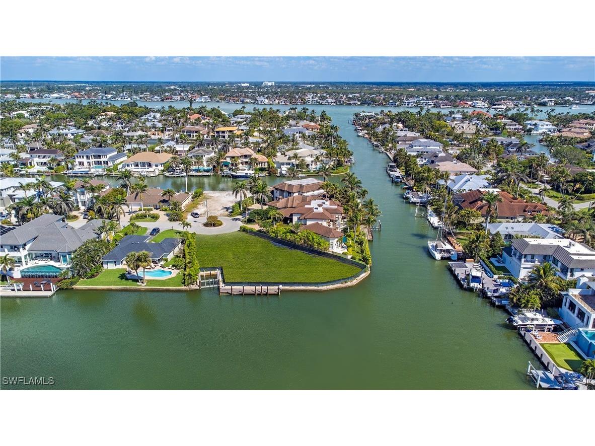 2020 5th Street S Naples FL 34102 225023056 image1