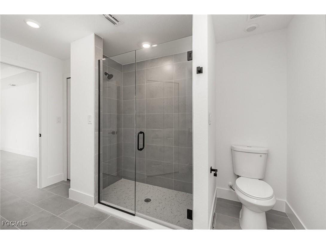 2020 NE 6th Avenue Cape Coral FL 33909 2025020578 image10