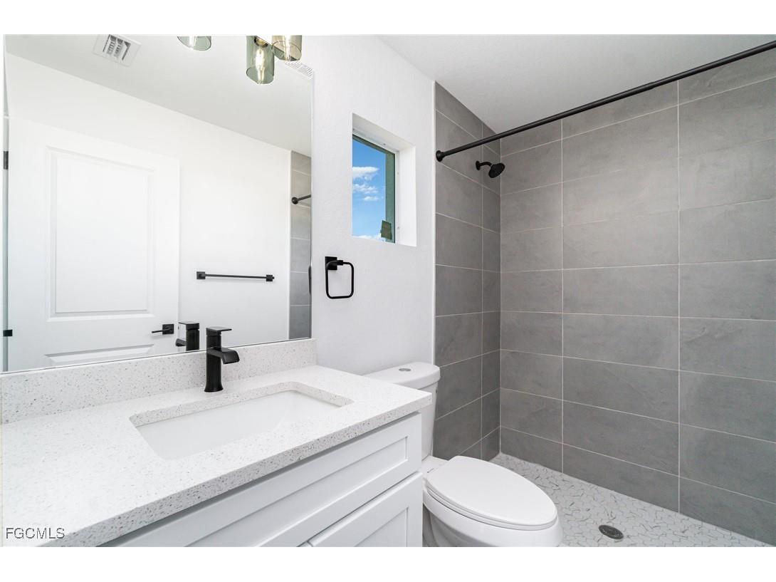 2020 NE 6th Avenue Cape Coral FL 33909 2025020578 image13