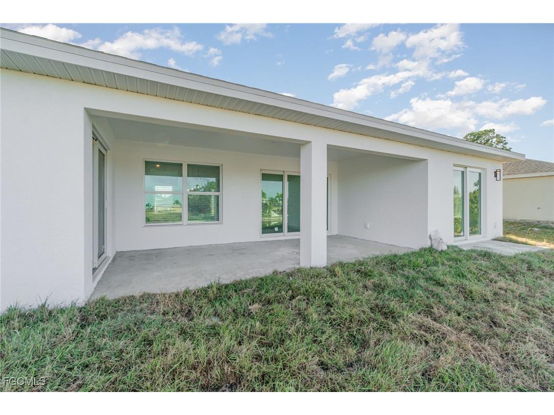 2020 NE 6th Avenue Cape Coral FL 33909 2025020578 image19