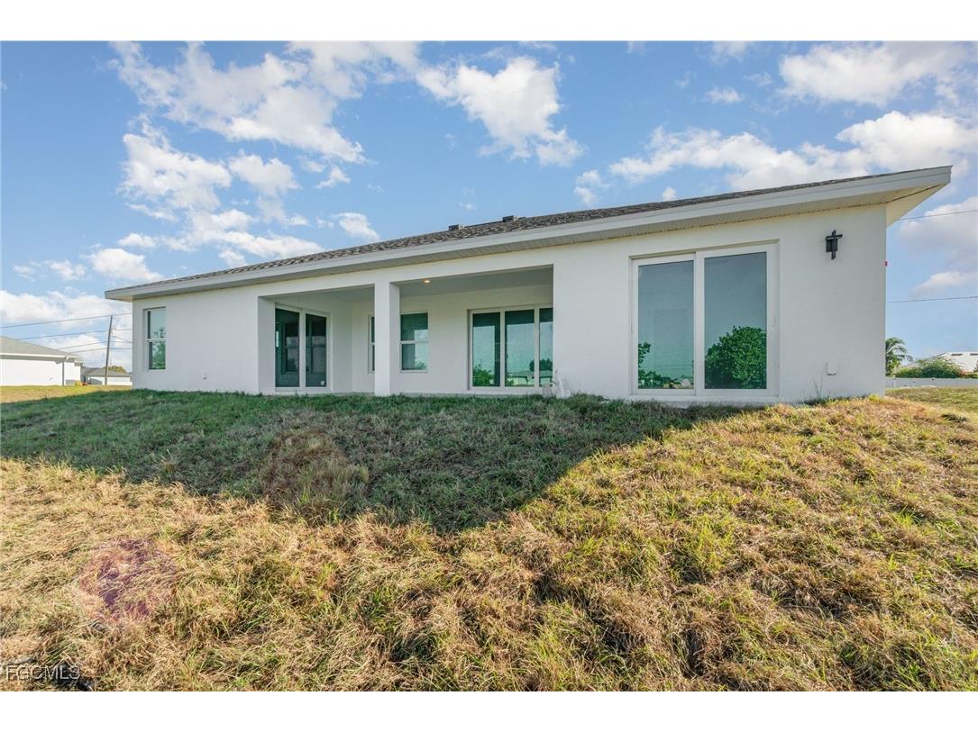 2020 NE 6th Avenue Cape Coral FL 33909 2025020578 image20