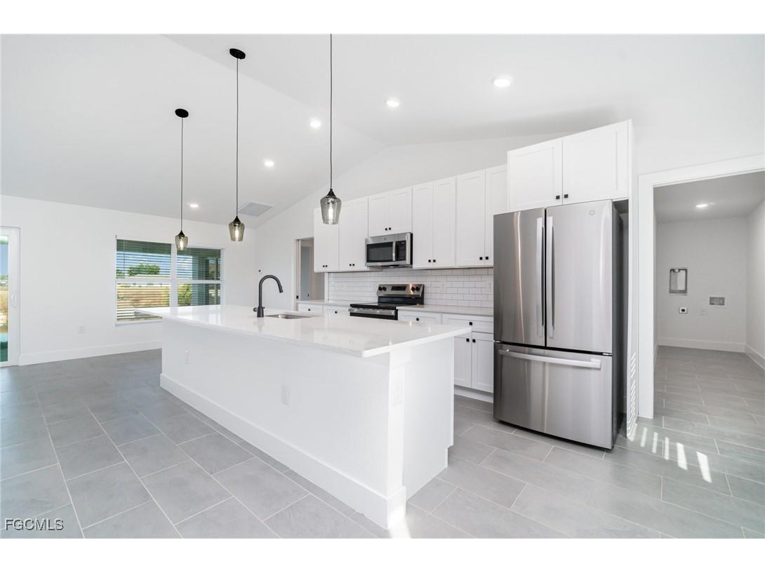 2020 NE 6th Avenue Cape Coral FL 33909 2025020578 image3